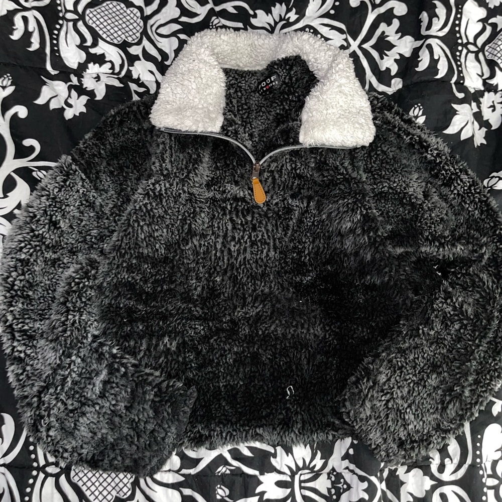 Cropped fluffy jacket